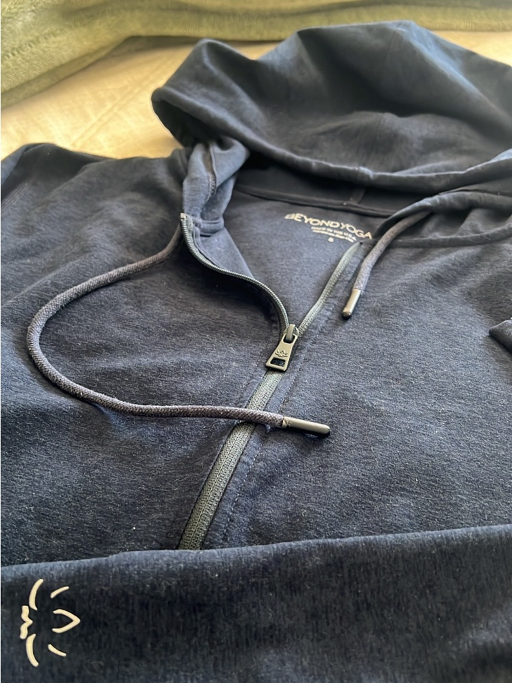 Beyond Yoga Men’s Dark Navy Zip-Up Hoodie